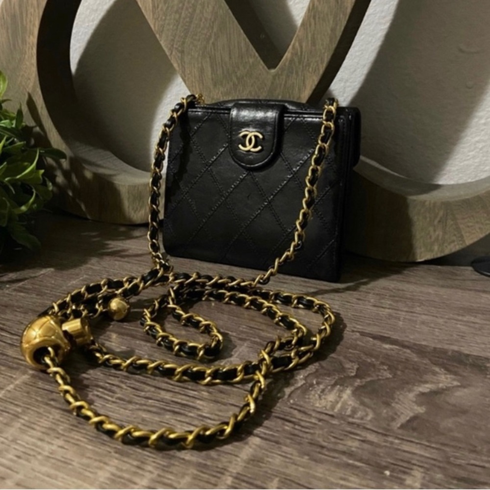 CHANEL Black Quilted Leather Mini Crossbody with Gold Chain - Picture 4 of 12